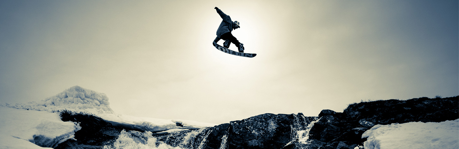 Lorenz-Holder-Snowboarder-Mountain 